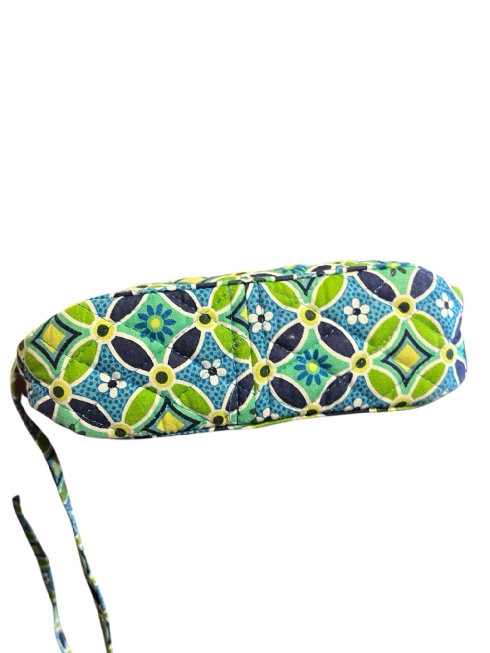 Vera Bradley Cotton Quilted Crossbody in Retired Daisy Daisy Pattern - Picture 5 of 9